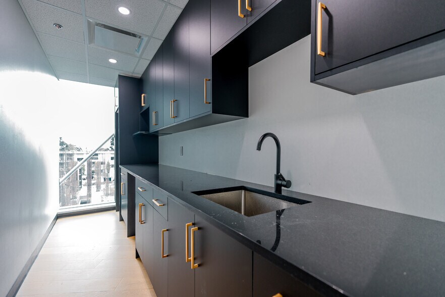 More Photos Of 1493 Foster St, White Rock Apartments For Sale