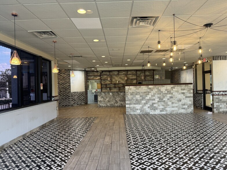 More Photos Of 2904 Knoxville Center Dr, Knoxville General Retail For Sale