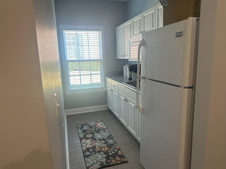 More Photos Of 405-407 Parker Ivey Dr, Greenville Medical For Lease