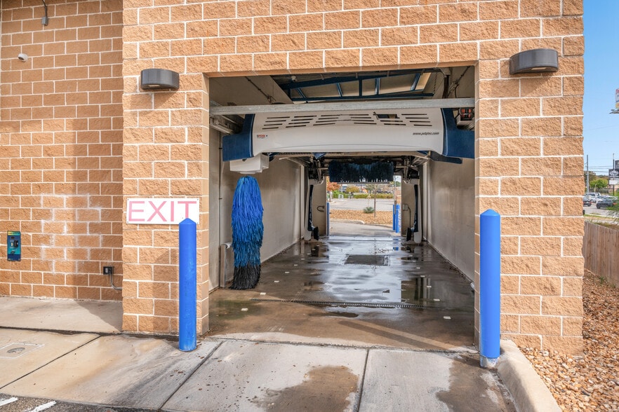 More Photos Of 7535 Bandera Rd, San Antonio Carwash For Sale