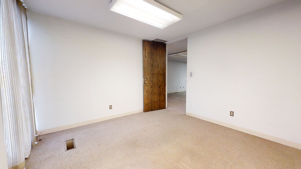 More Photos Of 901 Charleston Ave, Mattoon Medical For Lease