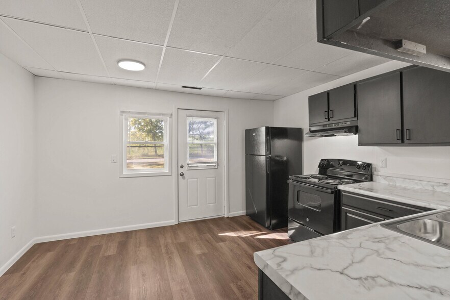 More Photos Of 701 Swan St, West Burlington Multifamily For Sale