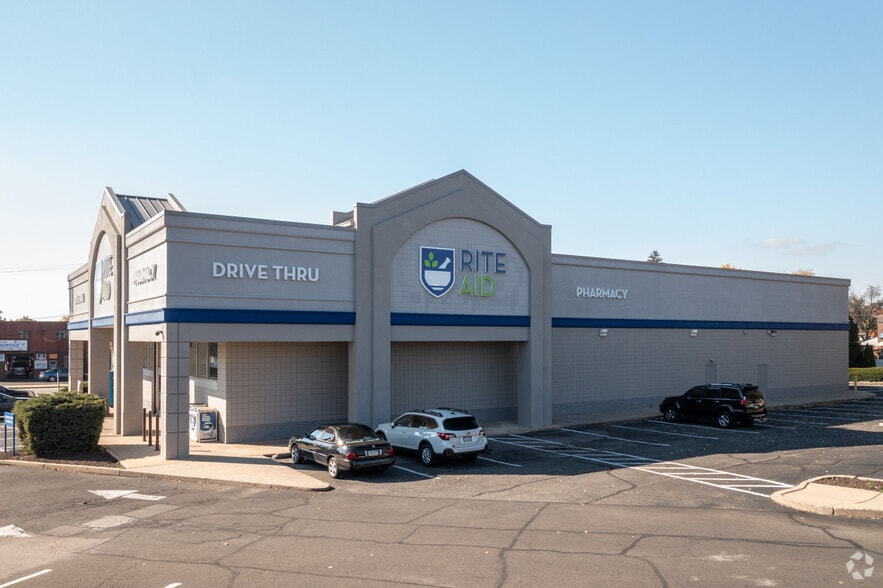 More Photos Of 7400-7432 Oxford Ave, Philadelphia Drugstore For Sale