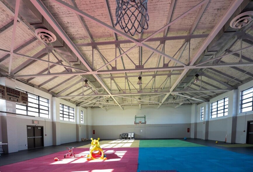 More Photos Of 238 Baltimore Ave, Dayton Daycare Center For Sale