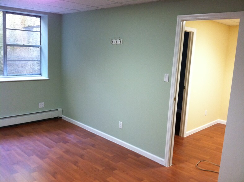 More Photos Of 1 Barstow Rd, Great Neck Apartments For Sale
