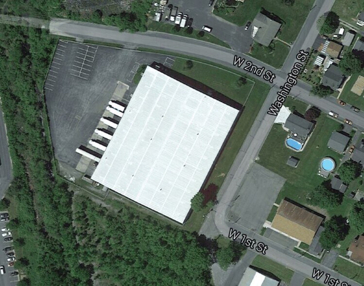 More Photos Of 61 W 2nd St, Wind Gap Warehouse For Lease