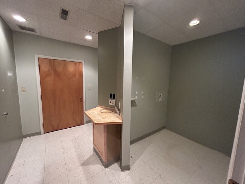 More Photos Of 11907 Montgomery Rd, Cincinnati Medical For Lease