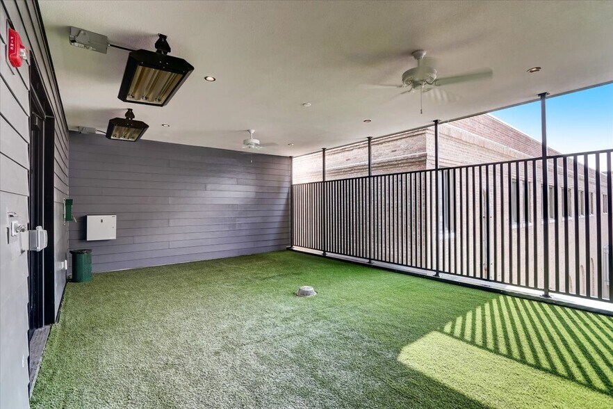 More Photos Of 1423 Ellinwood Ave, Des Plaines Apartments For Lease