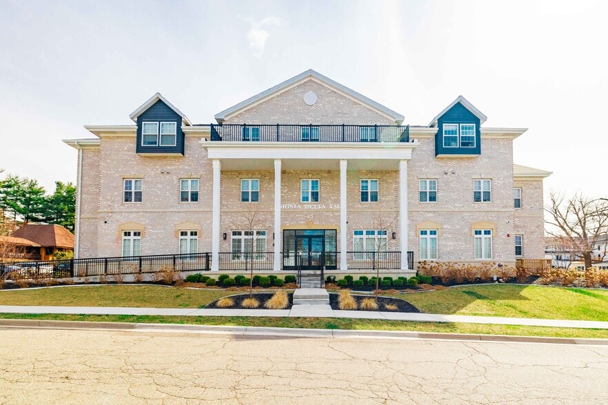 More Photos Of 241 Louis St, East Lansing Apartments For Sale