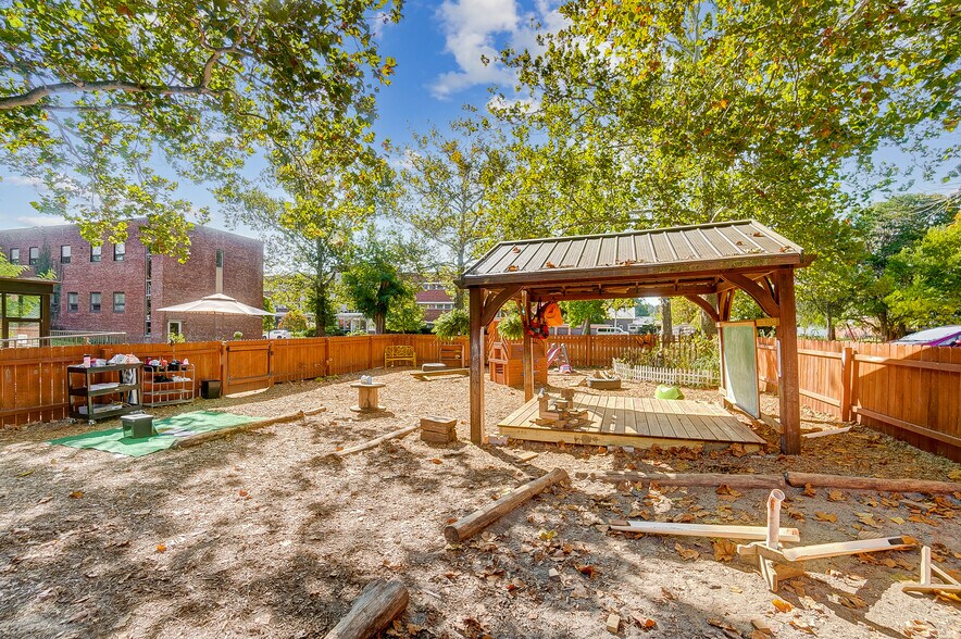 More Photos Of 800 Livermore St, Yellow Springs Research And Development For Sale