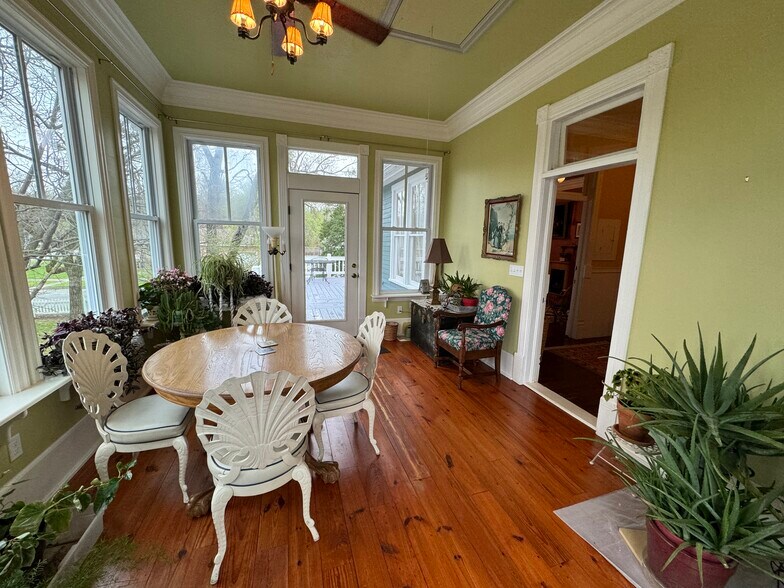 More Photos Of 224 W Chickasaw St, Tahlequah Hospitality For Sale