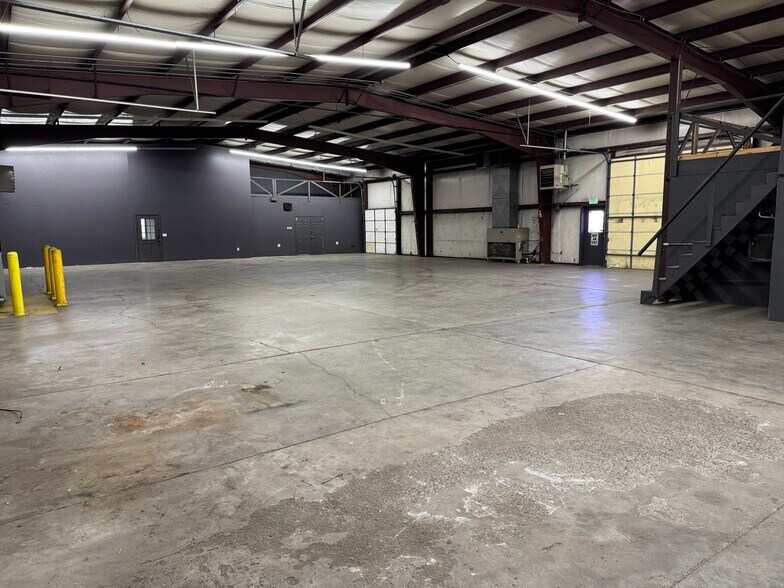 More Photos Of 2029 Brookside Ln, Kingsport Industrial For Sale