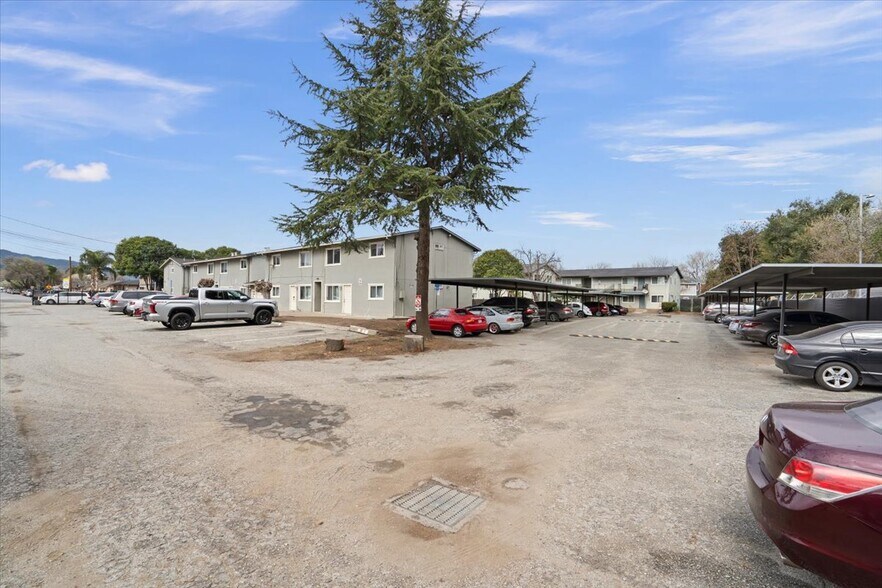 More Photos Of 611-613 E 7th St, Gilroy Apartments For Sale