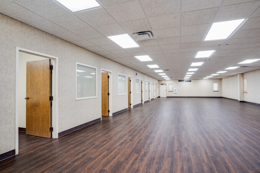 More Photos Of 2716 Commerce St, Wichita Falls Industrial For Sale