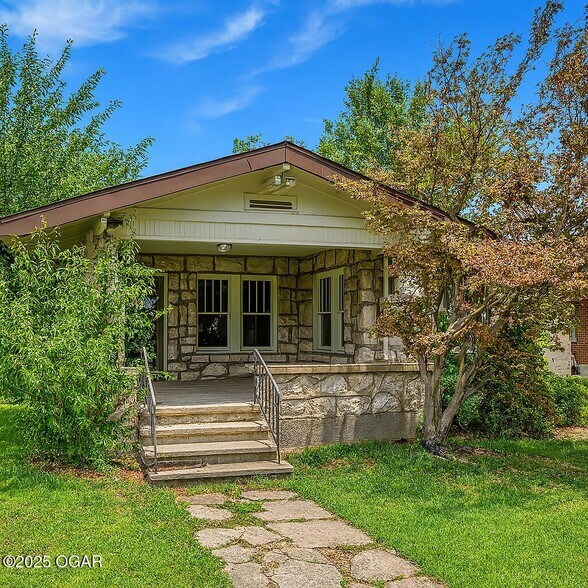 More Photos Of 2922 S Main St, Joplin Office For Sale