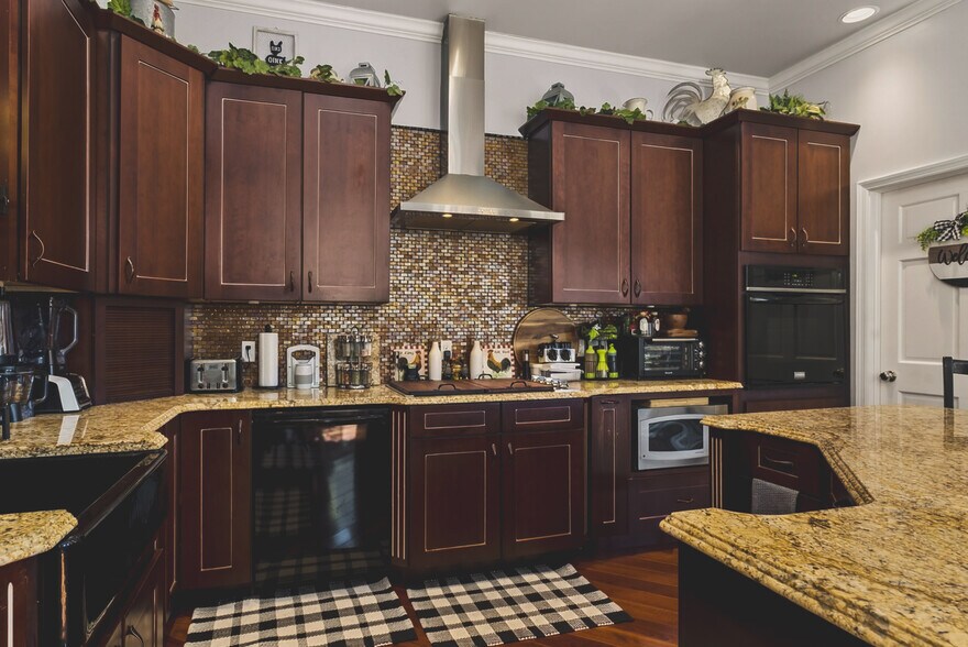 More Photos Of 690 Main St, Vintondale Loft Creative Space For Sale