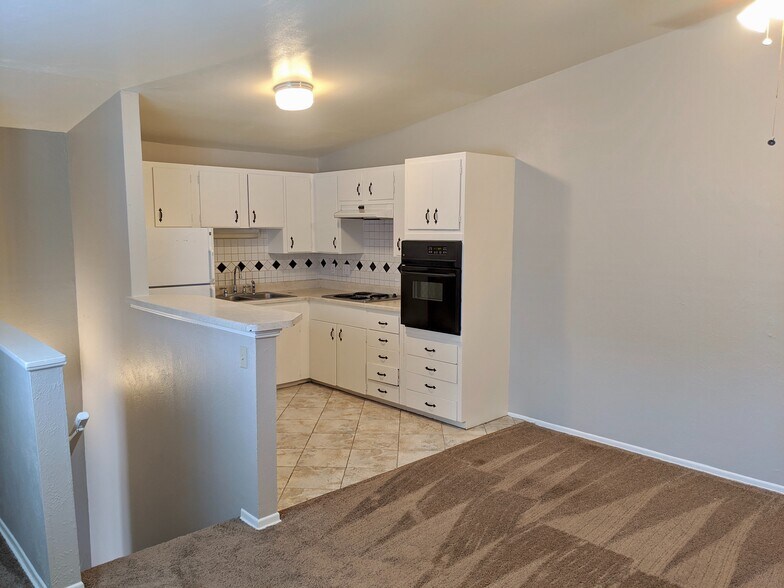 More Photos Of 5547 S Grant St, Littleton Apartments For Sale