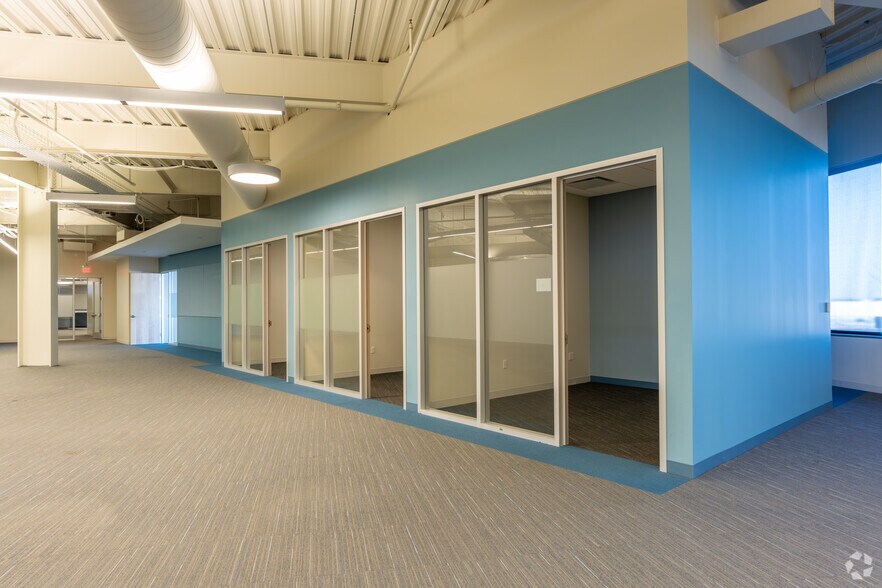 More Photos Of 4700 N Hanley Rd, Berkeley Office For Lease