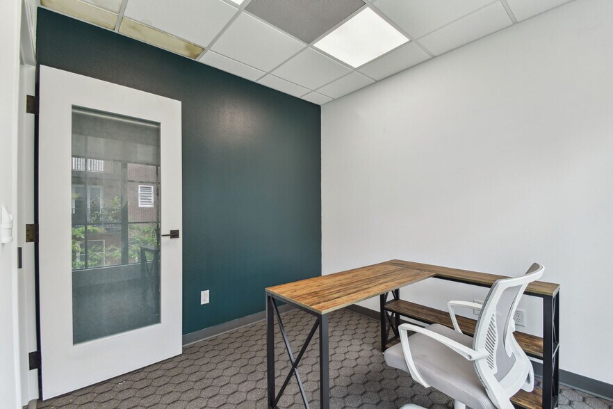 More Photos Of 1919 E 6th Ave, Tampa Office For Sale