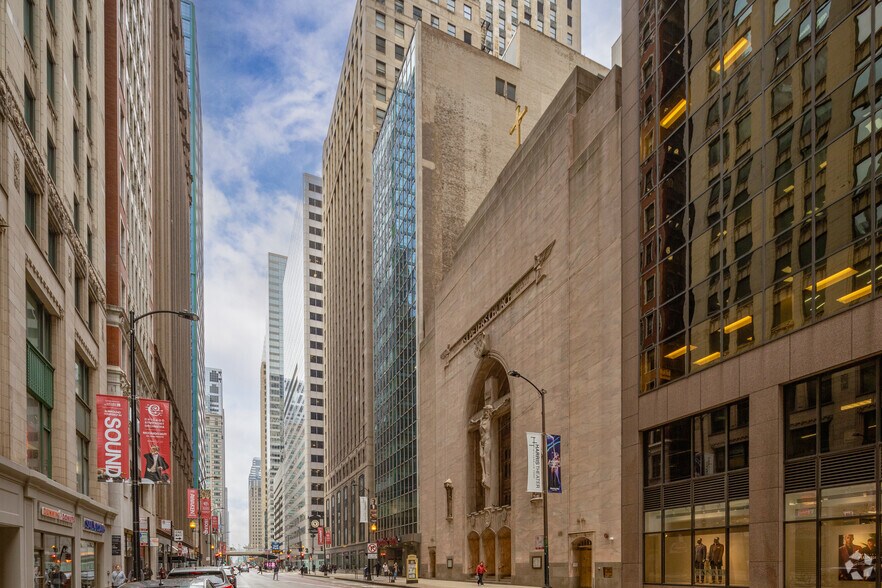 More Photos Of 120 W Madison St, Chicago Office For Sale