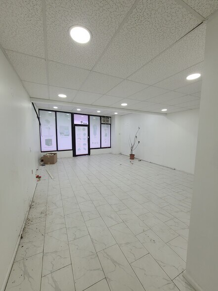 More Photos Of 6827 Fresh Meadow Ln, Fresh Meadows General Retail For Lease