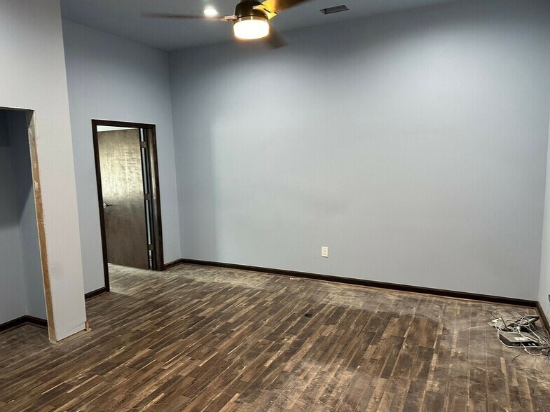 More Photos Of 2884 Pine Log Rd, Warrenville Office Residential For Lease