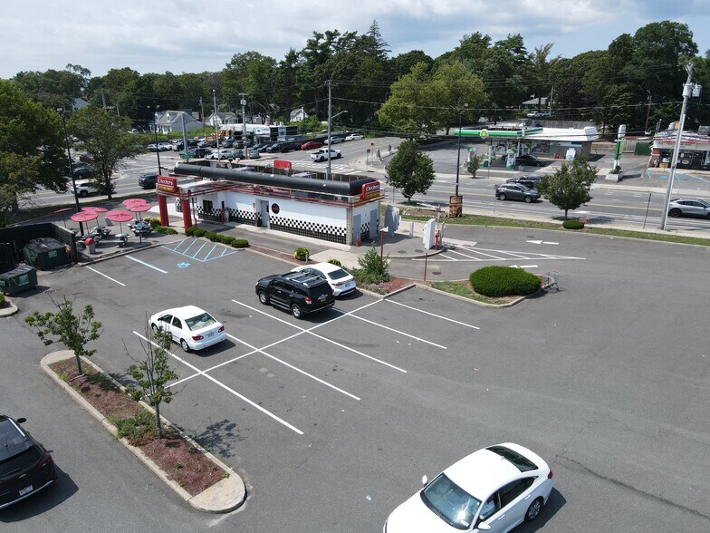 More Photos Of 300-318 Portion Rd, Ronkonkoma Unknown For Lease