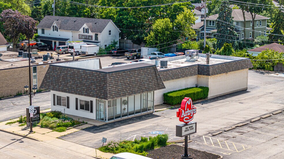 More Photos Of 332 N York St, Elmhurst Medical For Sale
