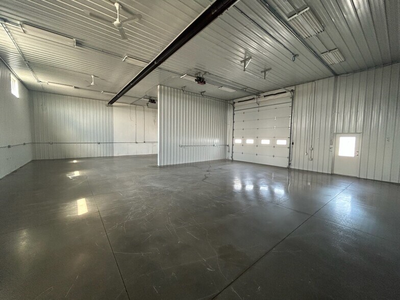 More Photos Of 5364 Hutton Dr, Urbana Warehouse For Lease