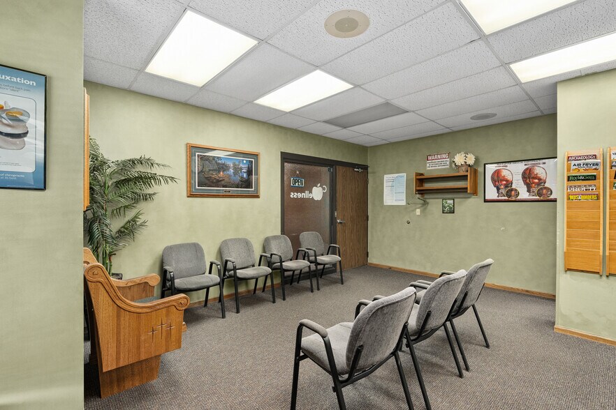 More Photos Of 822-826 S Hastings Way, Eau Claire Medical For Sale