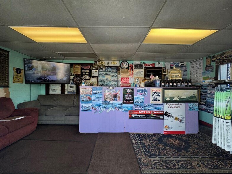 More Photos Of 2301 Parade St, Erie Specialty For Sale