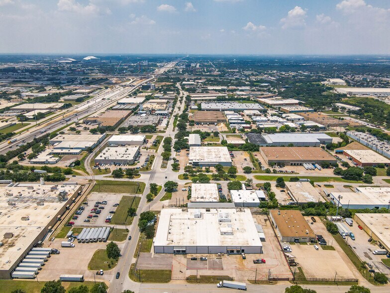 More Photos Of 1205 E Avenue H, Grand Prairie Distribution For Sale
