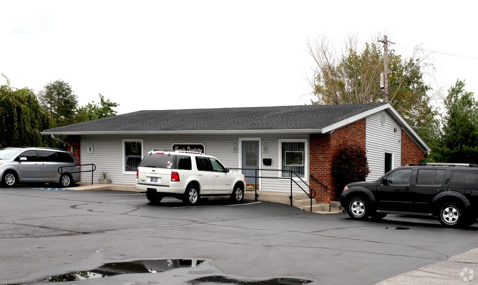 More Photos Of 8007 S Meridian St, Indianapolis Office For Sale