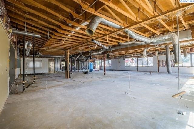 More Photos Of 2810 W Clearwater Rd, Kennewick Office For Lease