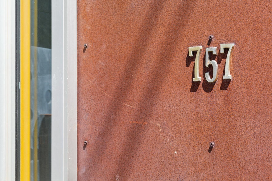 More Photos Of 755-757 Folger Ave, Berkeley Office For Sale