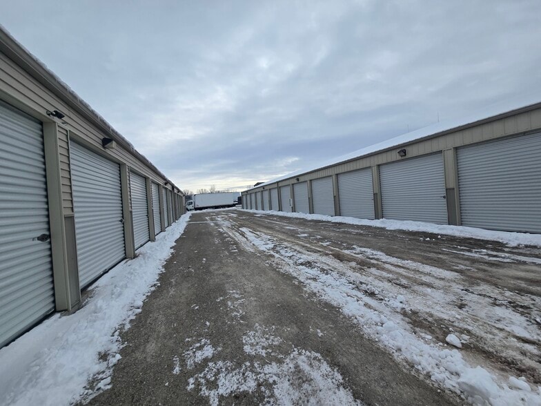 More Photos Of 2285 Northern Rd, Neenah Specialty For Sale