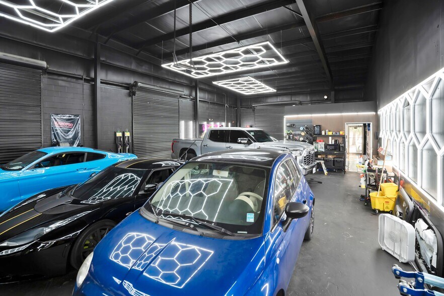 More Photos Of 2350 Us-17-92, Longwood Showroom For Sale