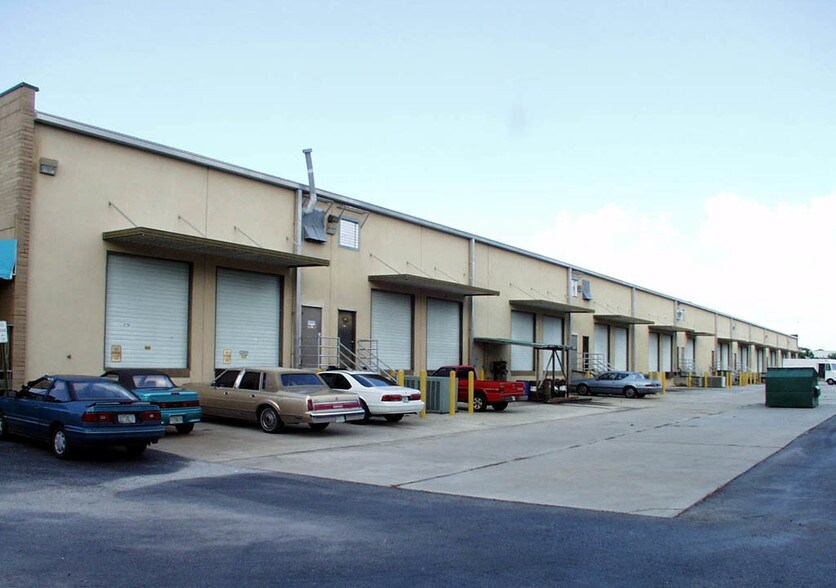 More Photos Of 751 North Dr, Melbourne Flex For Lease