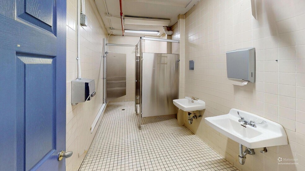 More Photos Of 1997-2013 Mcdonald Ave, Brooklyn Warehouse For Lease