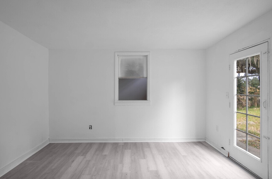 More Photos Of 8929 E Gulf To Lake Hwy, Inverness Auto Repair For Sale