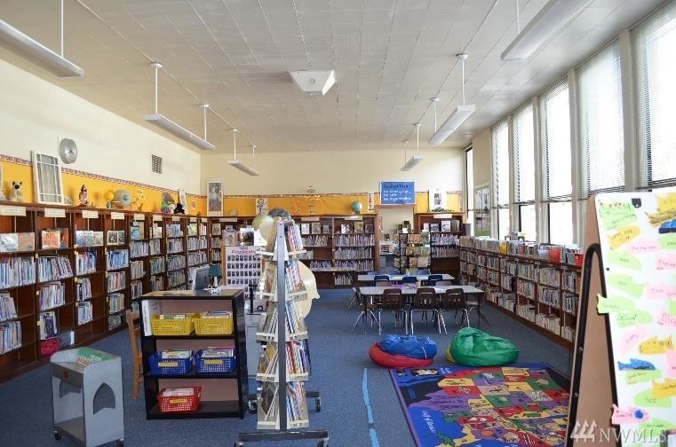 More Photos Of 233 S Market Blvd, Chehalis Schools For Sale