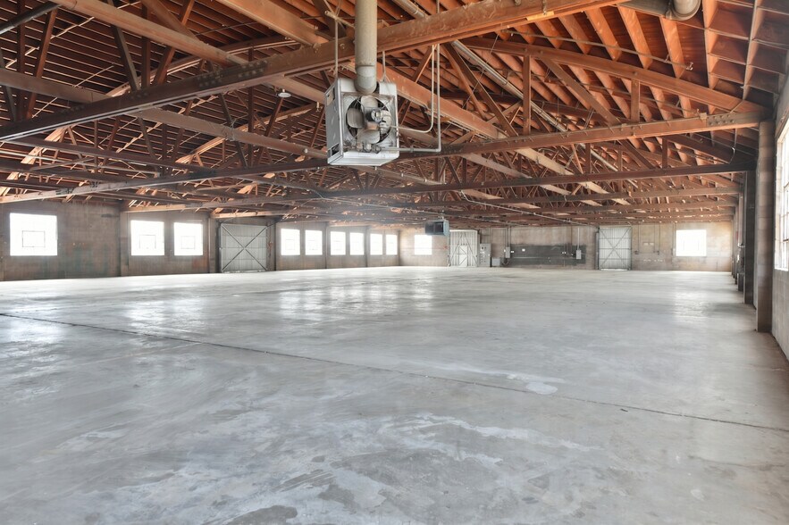 More Photos Of 1656 W 134th St, Gardena Manufacturing For Sale