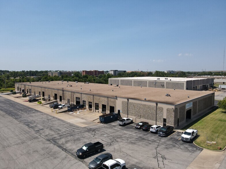 More Photos Of 4130-4150 Will Rogers Pky, Oklahoma City Warehouse For Lease