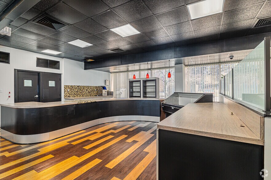 More Photos Of 26300 Euclid Ave, Cleveland Office For Lease