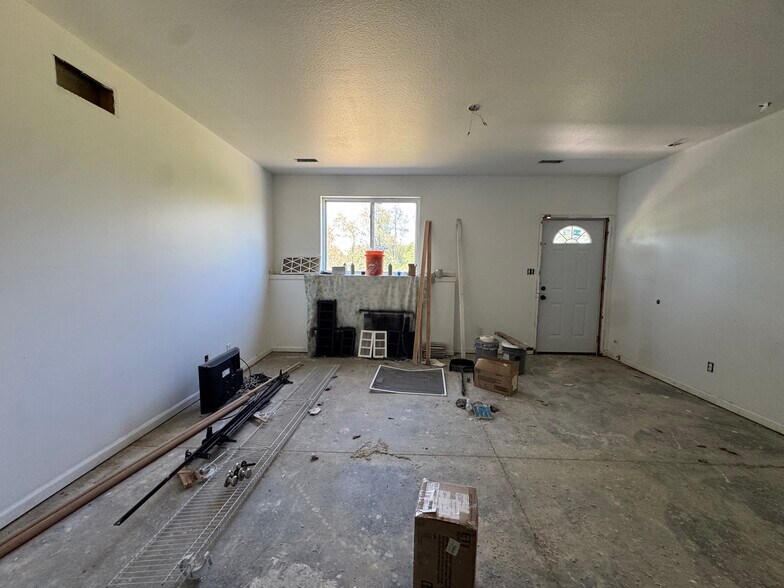 More Photos Of 13450 S Topeka Ave, Carbondale Apartments For Sale