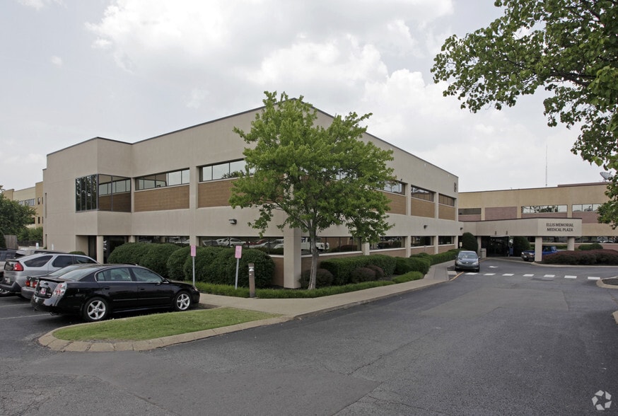 Primary Photo Of 353 New Shackle Island Rd, Hendersonville Medical For Lease