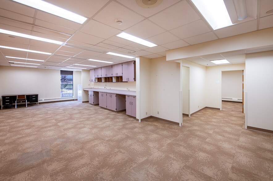 More Photos Of 17406 Royalton Rd, Strongsville Medical For Lease