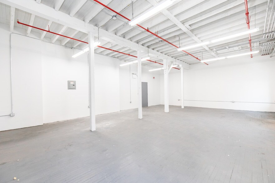 More Photos Of 540 39th St, Union City Warehouse For Lease