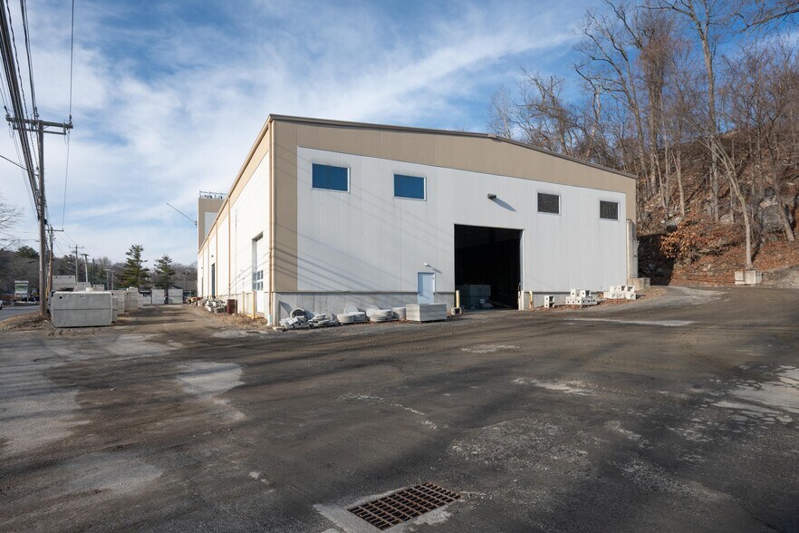 More Photos Of 41 Padanaram Rd, Danbury Manufacturing For Sale