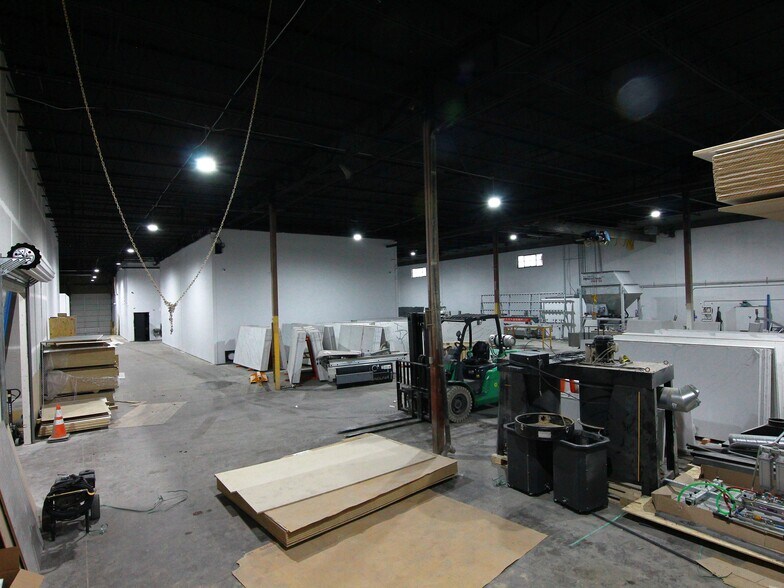 More Photos Of 2120 Vanco Dr, Irving Distribution For Lease